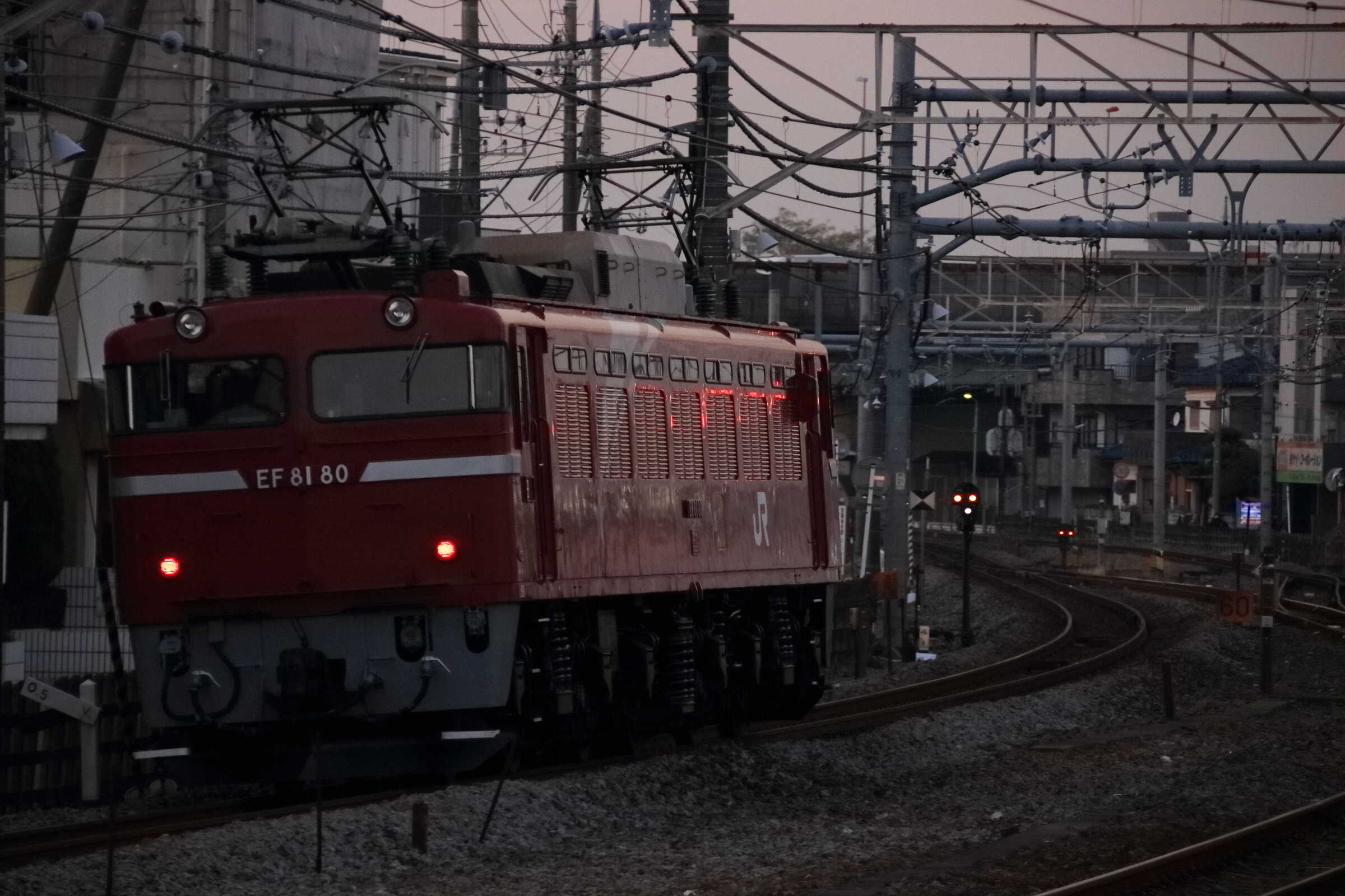 単9751列車 EF81-80