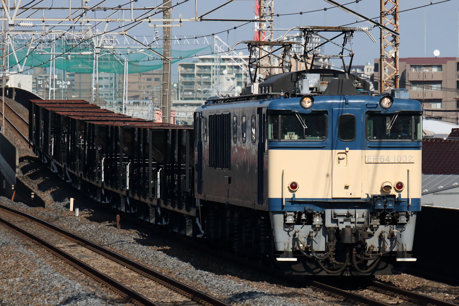 配9532列車 NN入場配給 EF64-1032[長岡]+ホキ9車