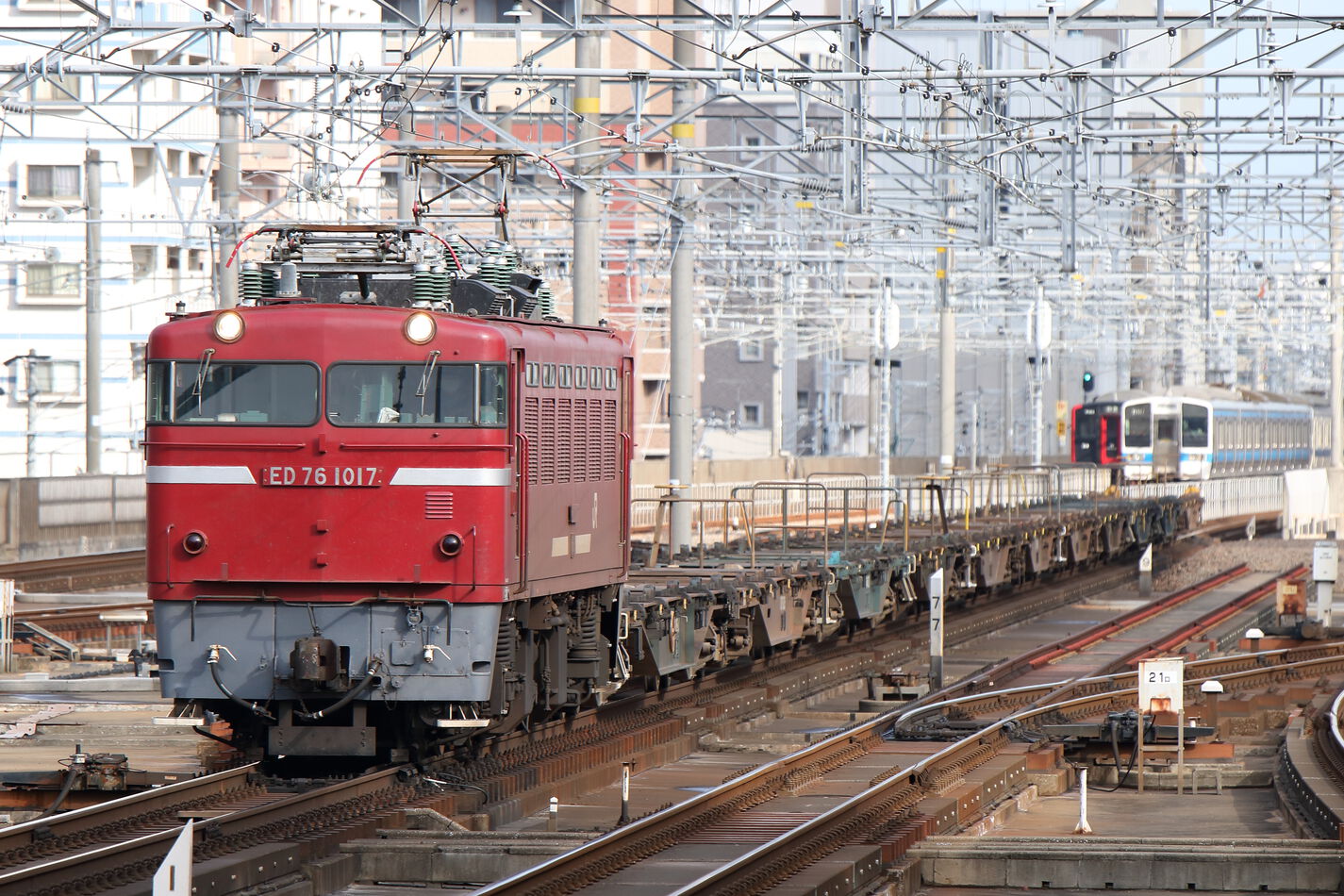 1063列車(鹿児島本線 北九州タ→熊本操) ED76-1017[門]+コキ10車