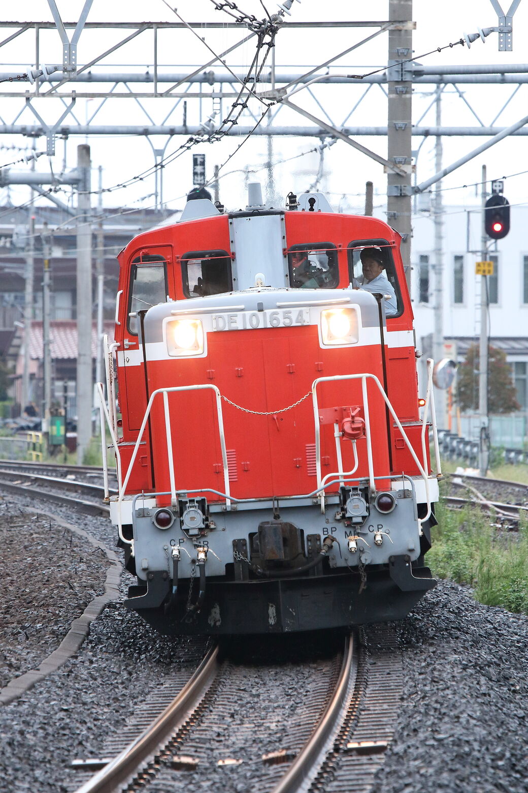 単8934列車 田端常駐機交換 DE10-1654①[群]