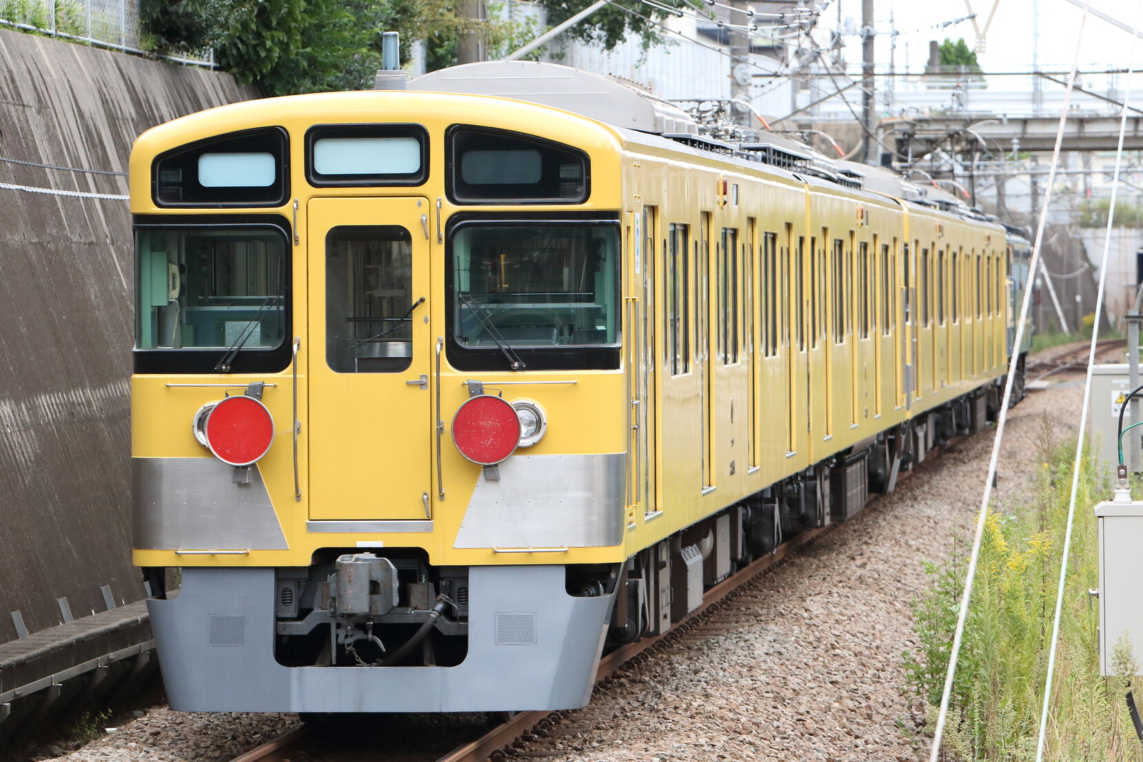 9285列車 甲98(新秋津~彦根) 西武新2000系 近江鉄道譲渡甲種輸送 EF65-2070[新]+西武新2000系 2451F+西武新2000系 2453F